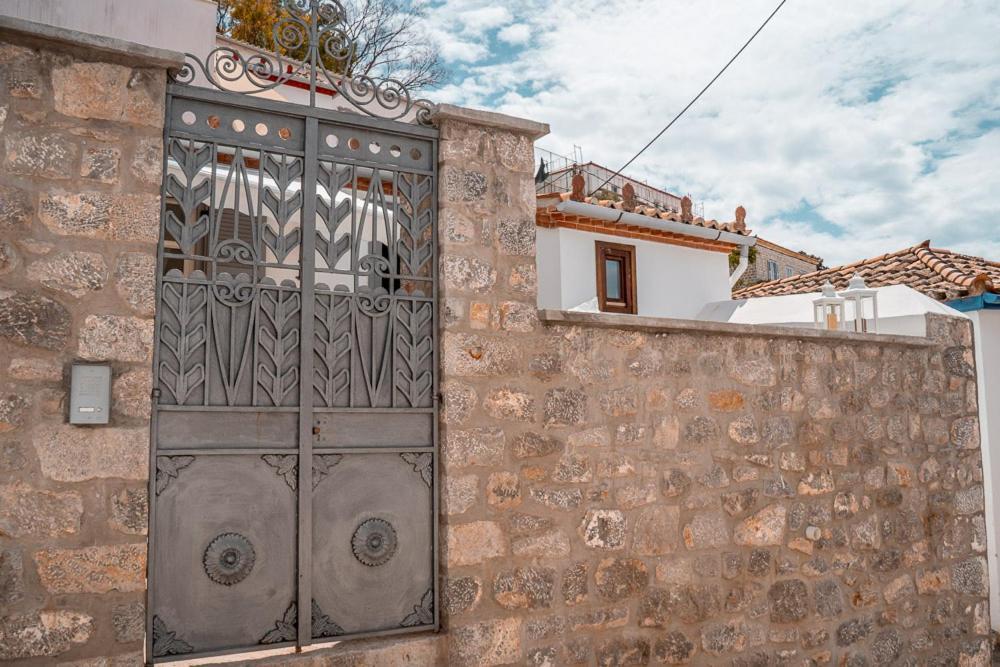 Little Yard - Hydra Dream Houses Exterior photo